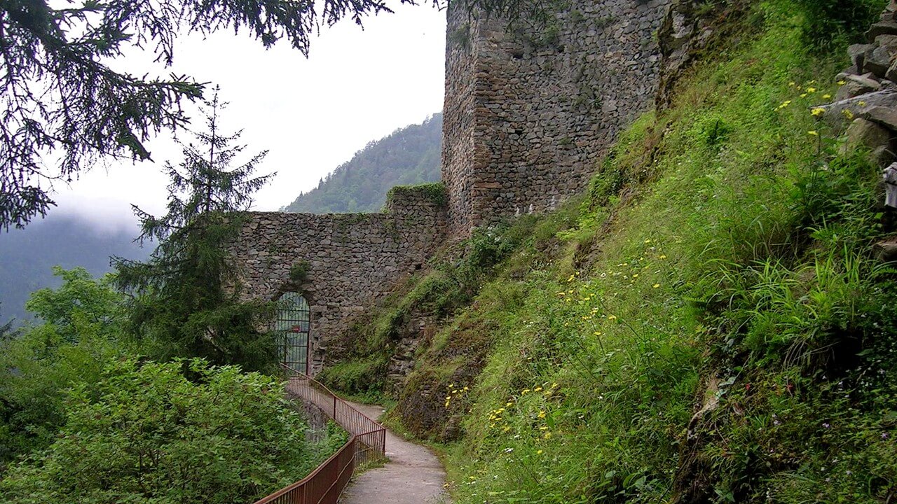 قلعة زيكالي